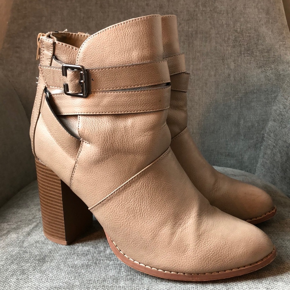 Shoe Dazzle Jaezel High Heel Buckle Ankle Boot